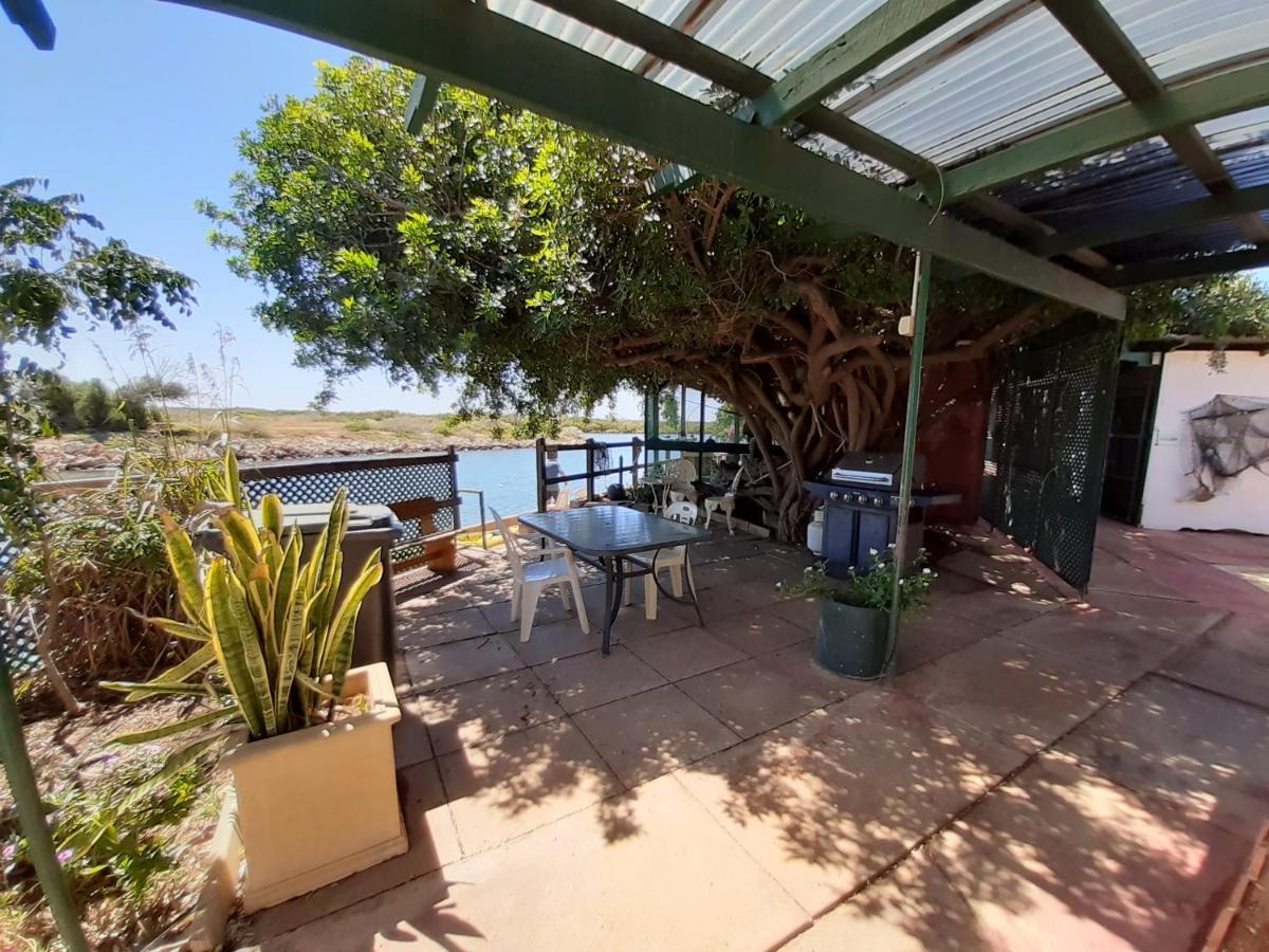 Pelican Point Waterfront Resort Formerly Carnarvon Beach Retreat Buitenkant foto