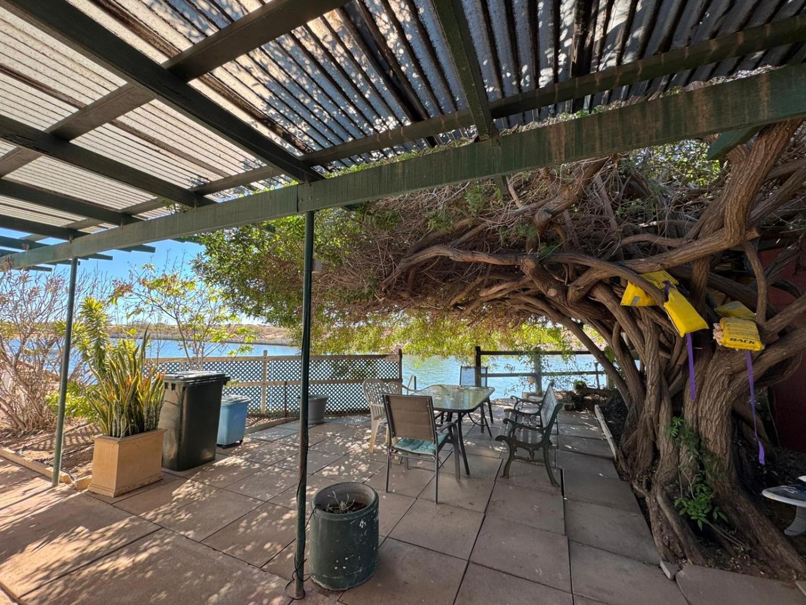 Pelican Point Waterfront Resort Formerly Carnarvon Beach Retreat Buitenkant foto
