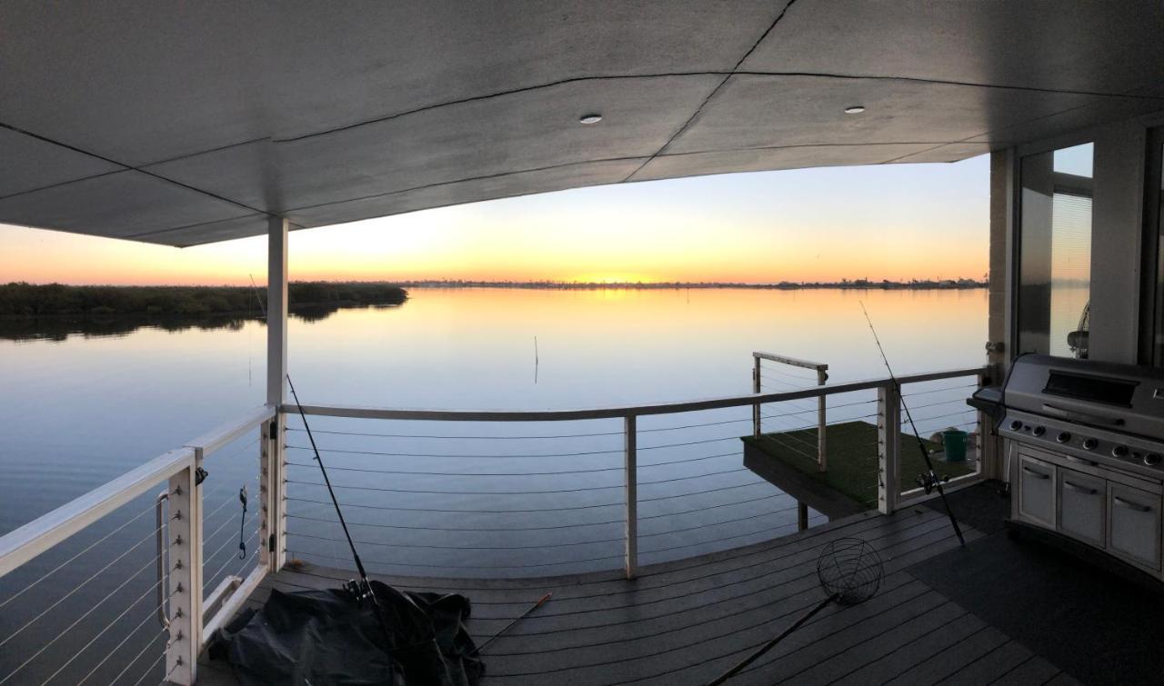 Pelican Point Waterfront Resort Formerly Carnarvon Beach Retreat Buitenkant foto