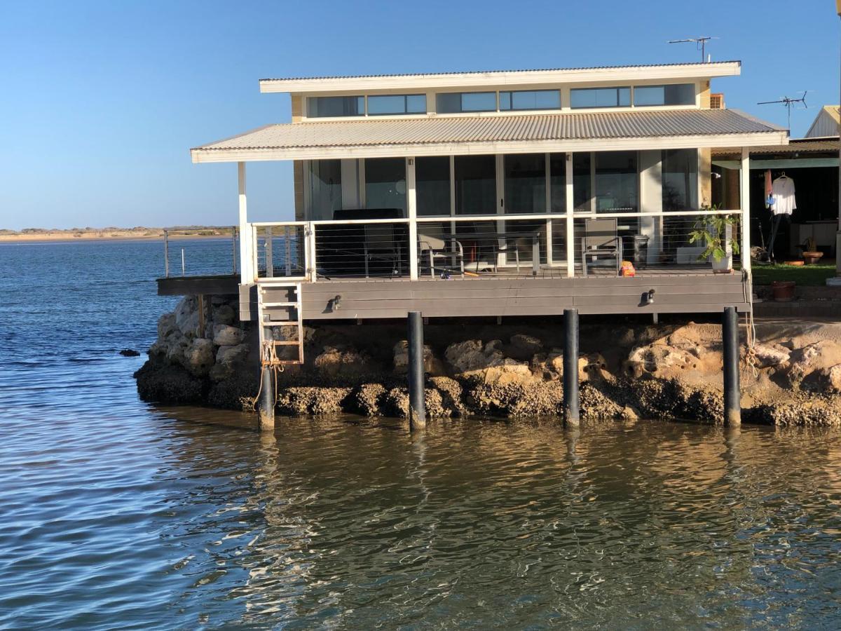 Pelican Point Waterfront Resort Formerly Carnarvon Beach Retreat Buitenkant foto