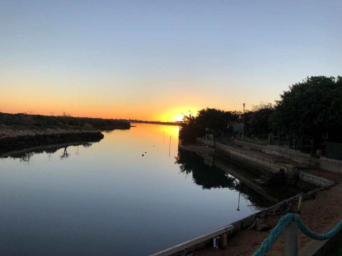 Pelican Point Waterfront Resort Formerly Carnarvon Beach Retreat Buitenkant foto
